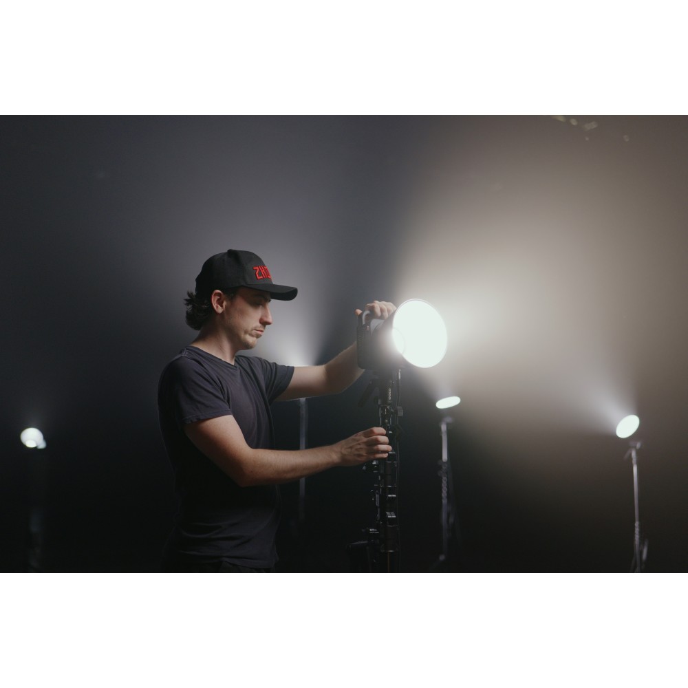 Осветитель Zhiyun MOLUS G300