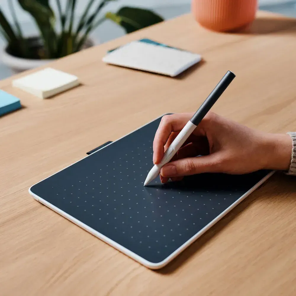 Графический планшет Wacom One M Bluetooth