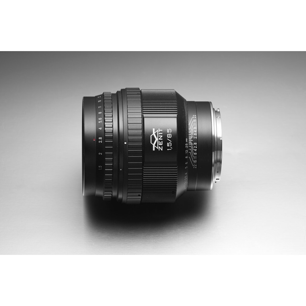 Объектив Зенит Гелиос 40-2C 85mm f/1.5 Canon FF