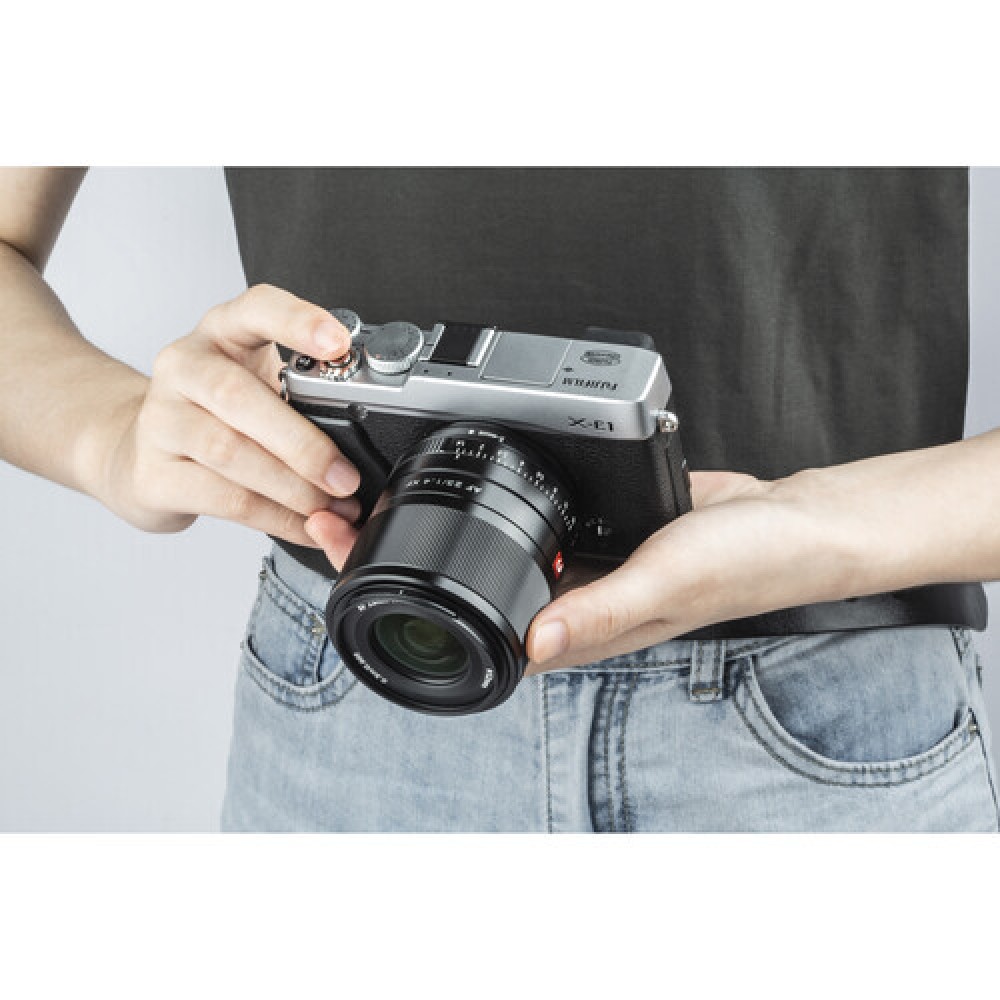 Объектив Viltrox AF 23mm F1.4 XF для Fujifilm X, черный