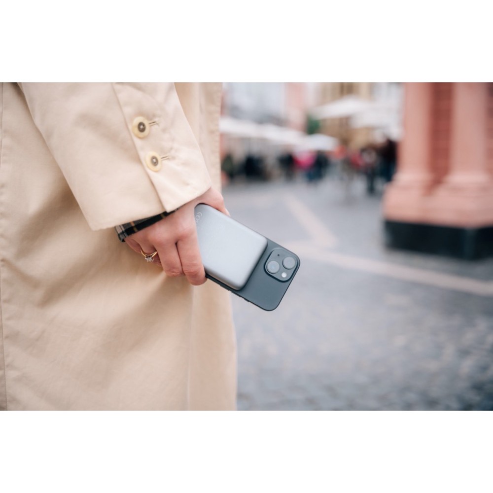 Портативный аккумулятор Verbatim Charge‘n’Go Power Bank 10000 мАч с беспроводной зарядкой, серый