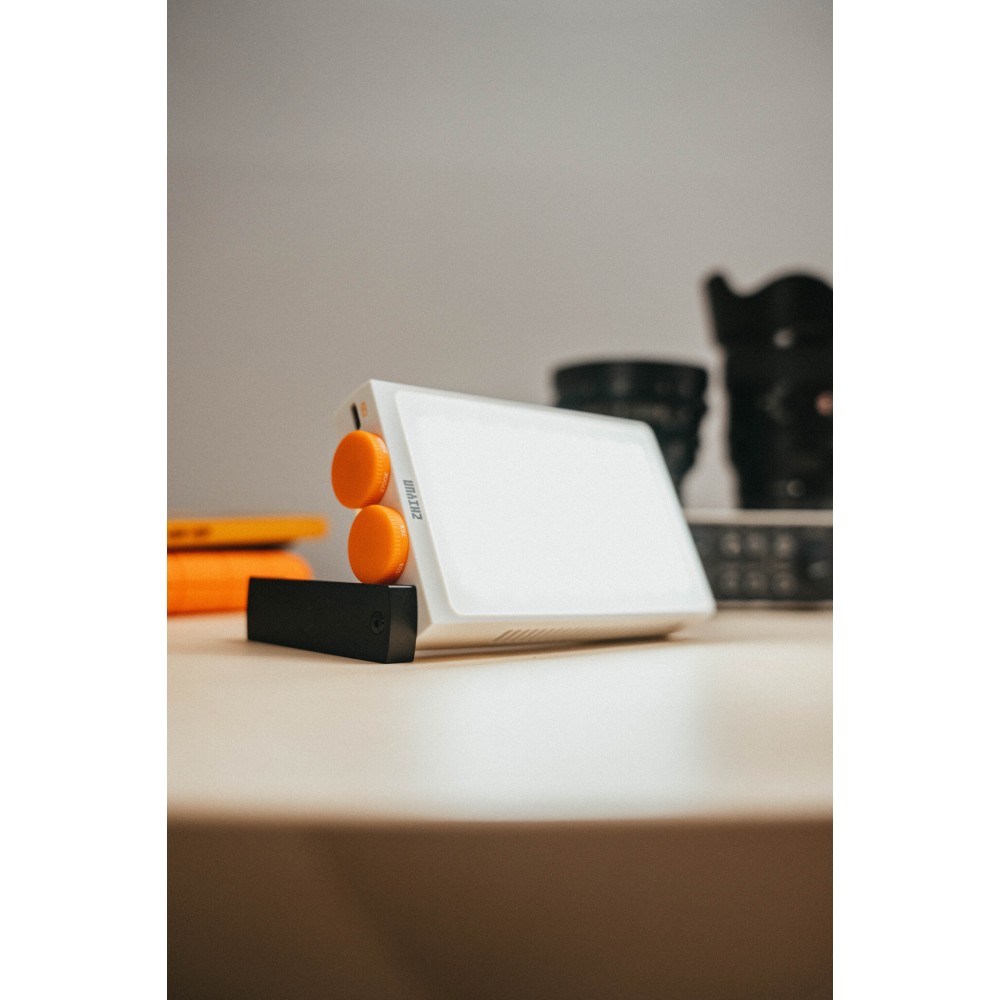 Осветитель светодиодный Zhiyun FIVERAY M40