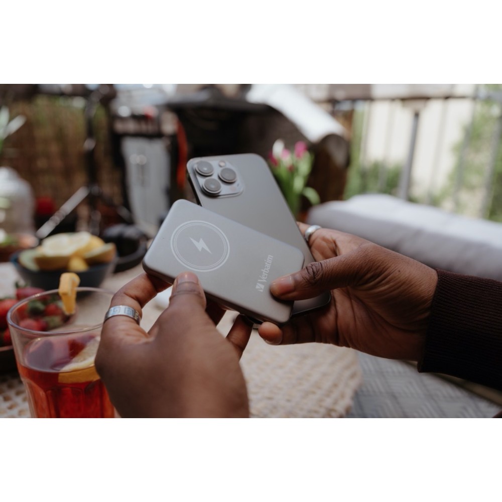 Портативный аккумулятор Verbatim Charge‘n’Go Power Bank 5000 мАч с беспроводной зарядкой, серый