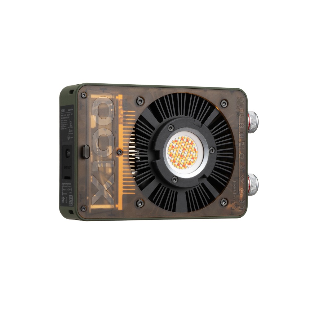 Осветитель Zhiyun MOLUS X100RGB COB Light Standart