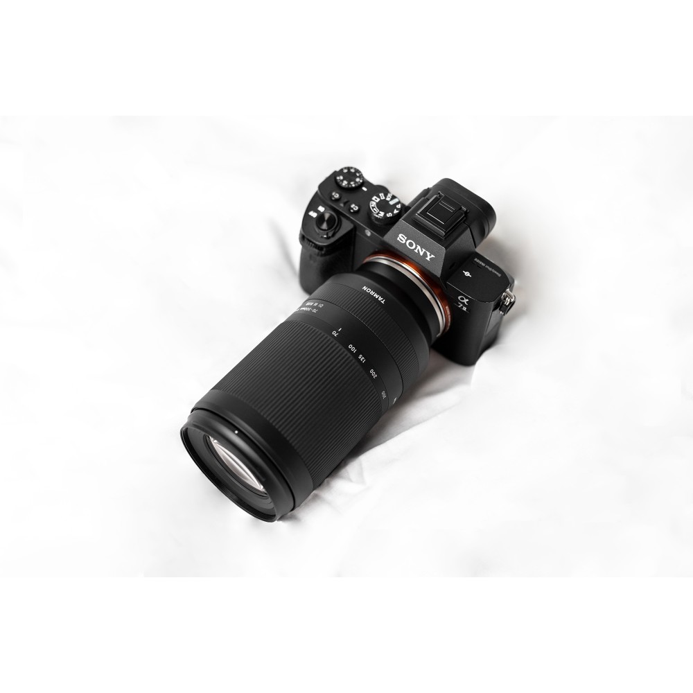 Объектив Tamron 70-300mm F/4.5-6.3 Di III RXD (A047) для Sony FE