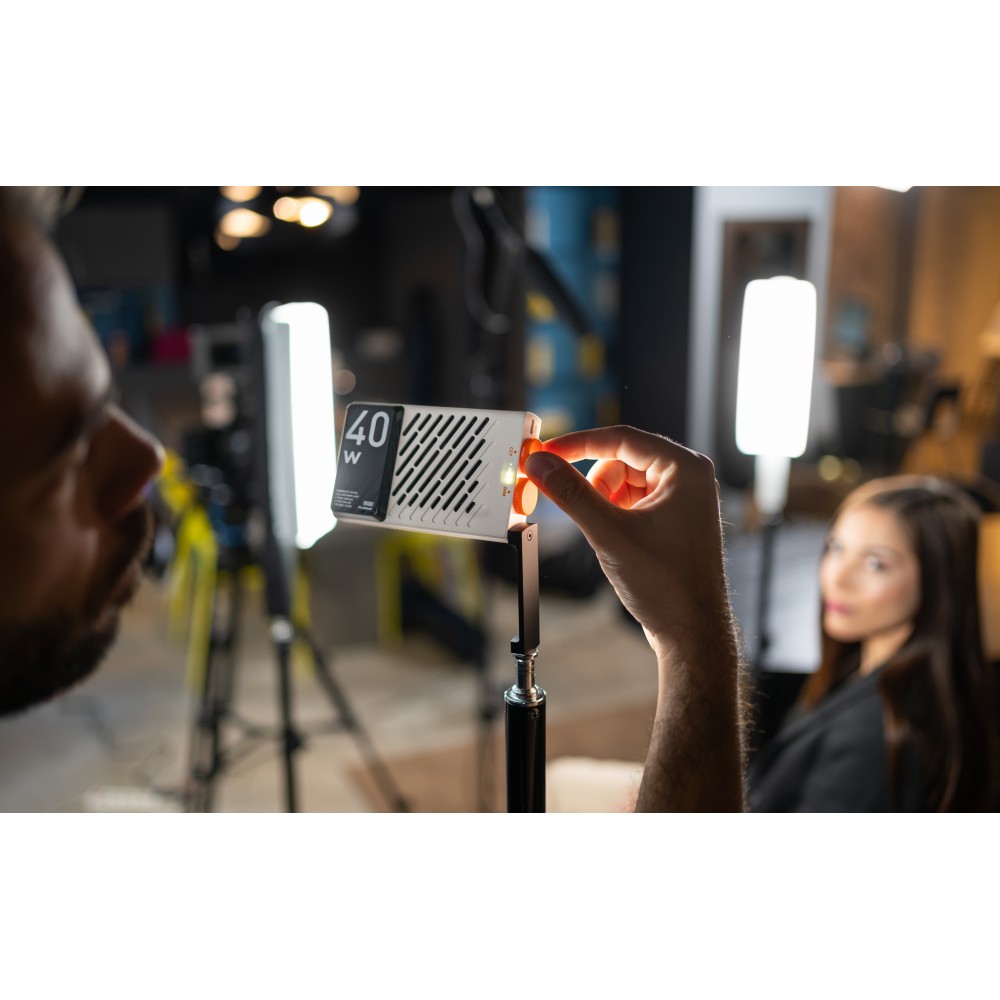 Осветитель светодиодный Zhiyun FIVERAY M40