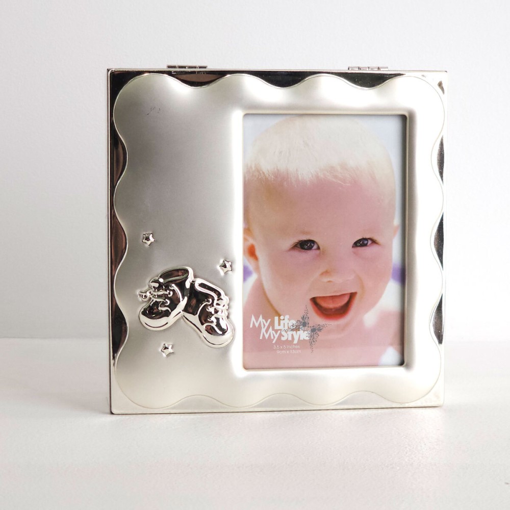 Фоторамка шкатулка Innova Baby Metal Keep Sake Box 3.5x5, металл/стекло, серебристый (Y04011)