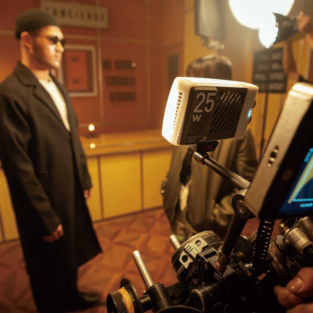 Осветитель Zhiyun Cinepeer CM25