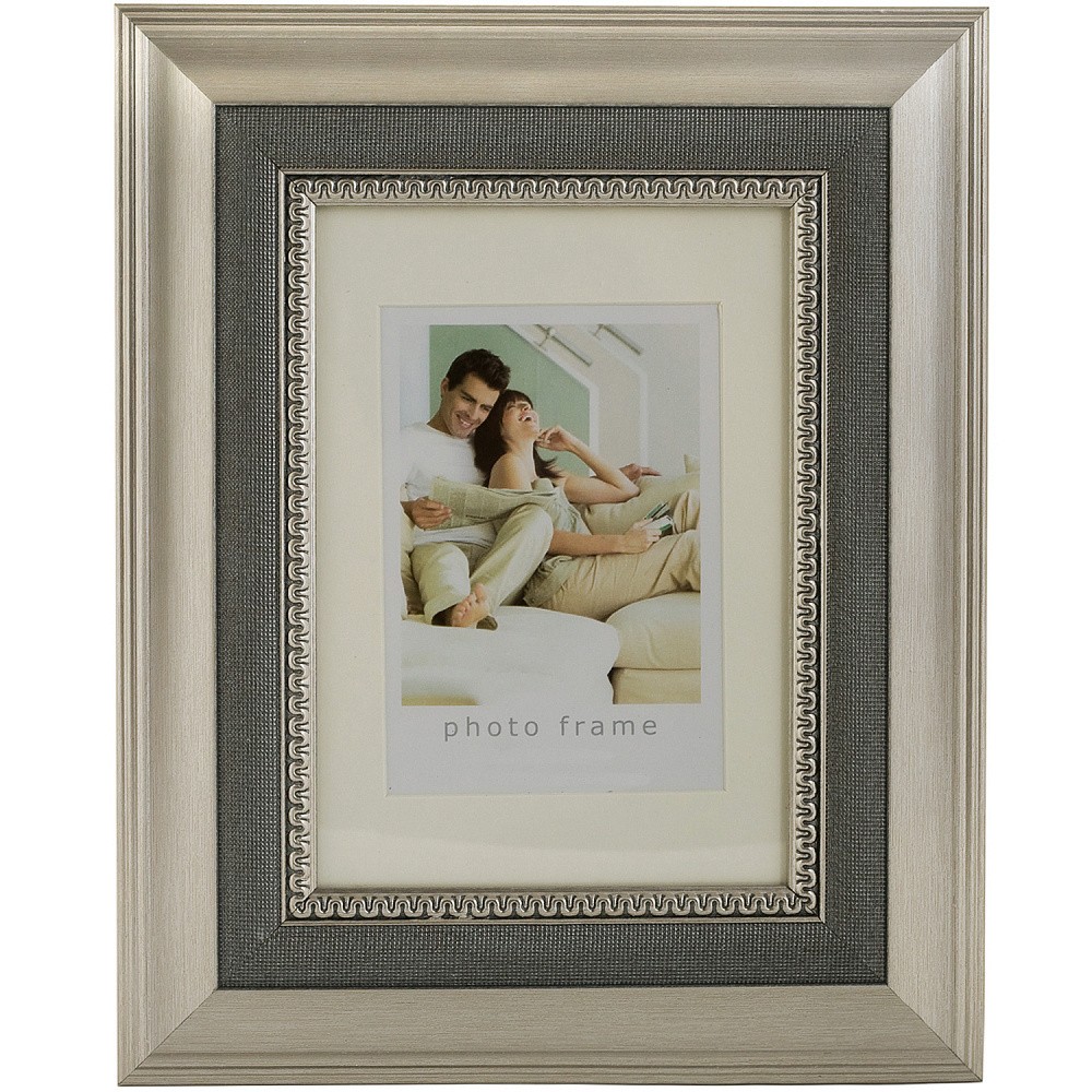 Фоторамка Innova Durham Silver 20x25 с паспарту 15x20, пластик/стекло, серебристый (PI8685)