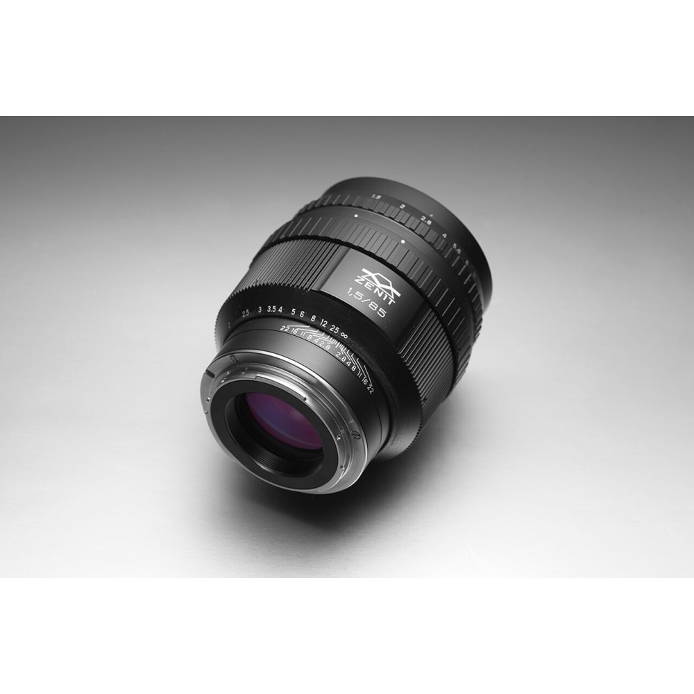 Объектив Зенит Гелиос 40-2М 85mm f/1.5 M42